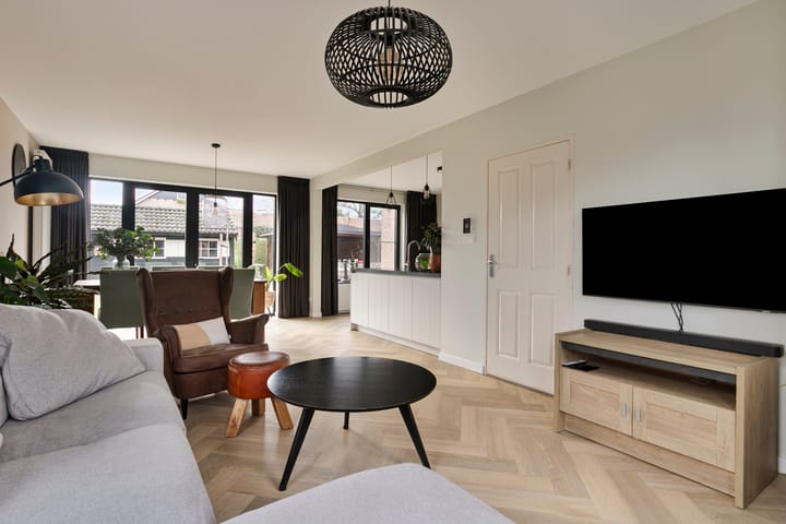 Photo 13 of Liniestraat 2