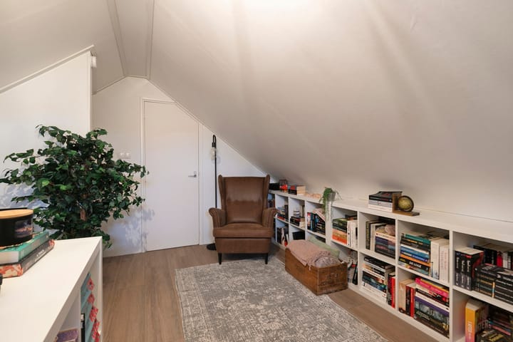 Photo 32 of Liniestraat 2