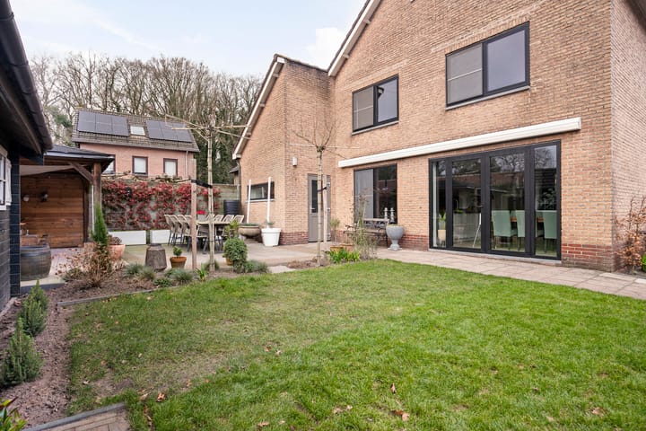 Photo 37 of Liniestraat 2