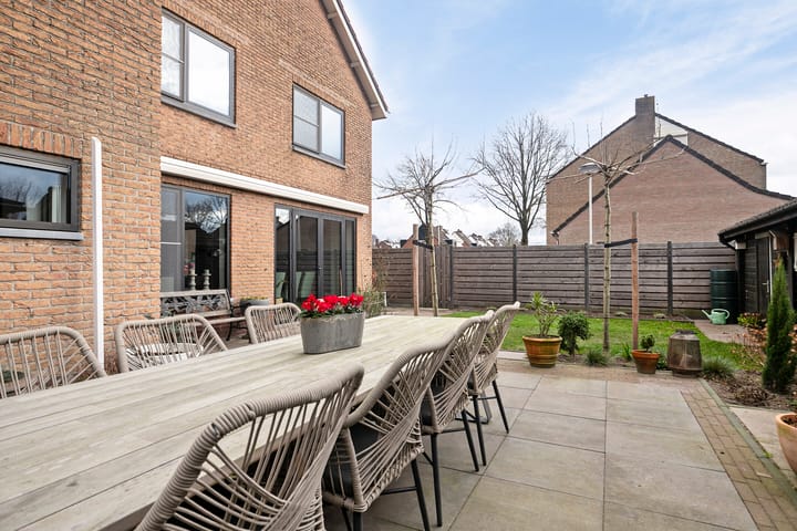 Photo 39 of Liniestraat 2