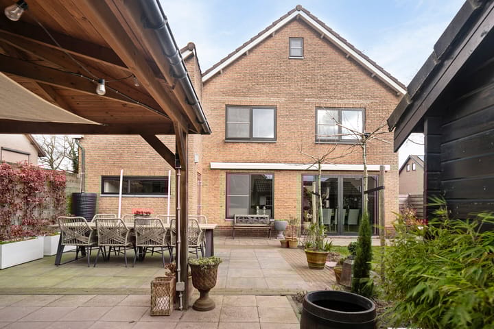 Photo 42 of Liniestraat 2