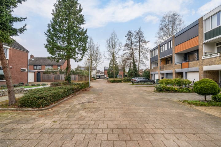 Photo 31 of Ophovenstraat 3