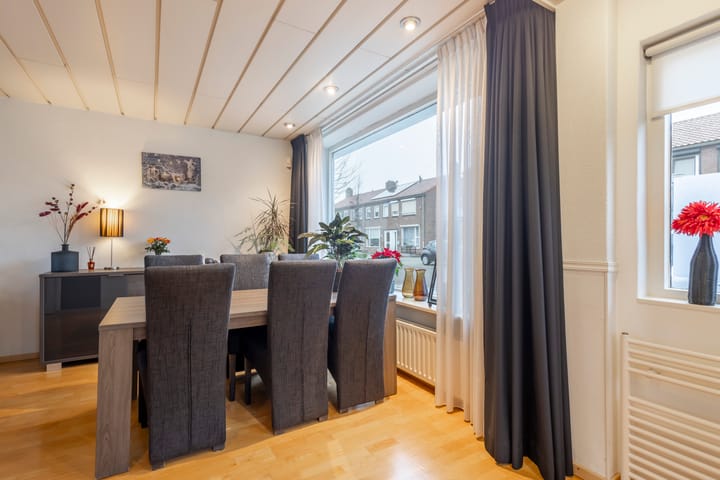 Foto 9 van Troelstrastraat 52