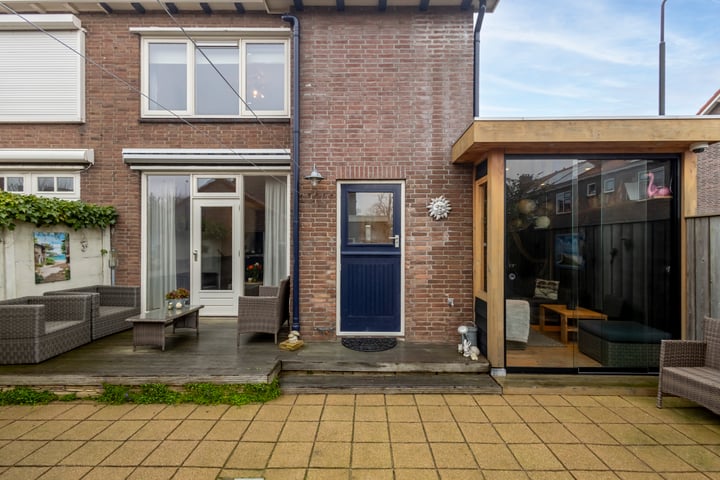 Bekijk foto 25 van Troelstrastraat 52