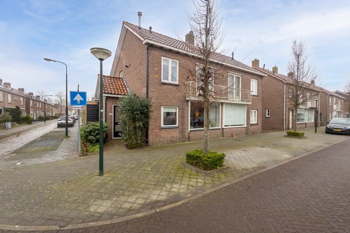 Bekijk foto 33 van Troelstrastraat 52