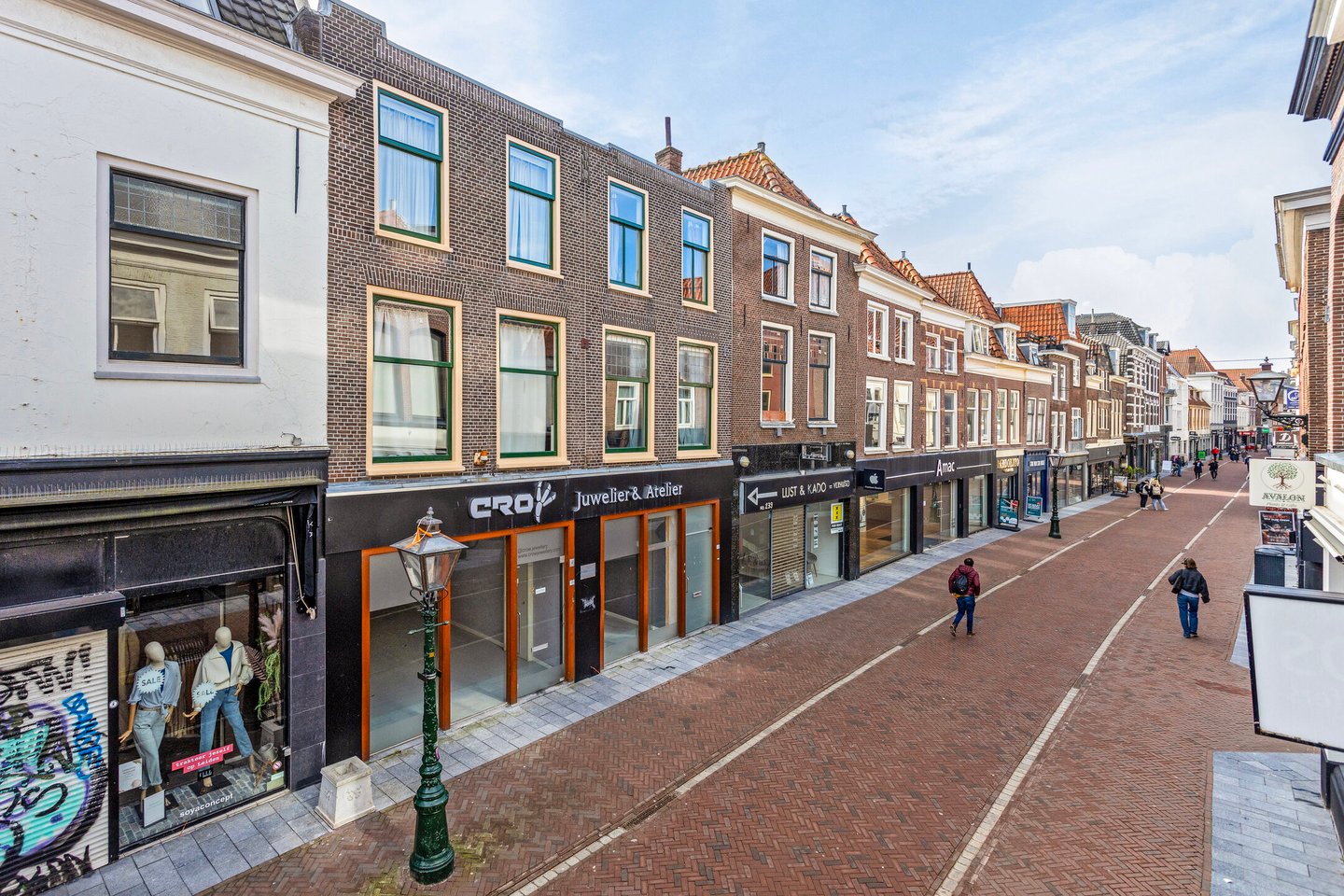 View photo 3 of Haarlemmerstraat 205