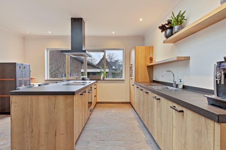 Foto 13 van Schutsboomstraat 74