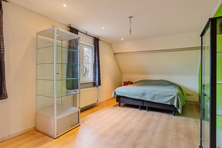 Foto 25 van Schutsboomstraat 74