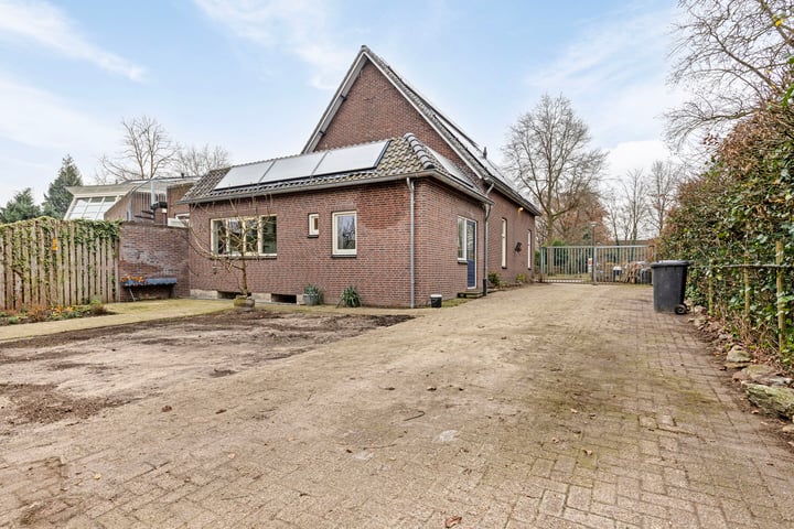 View photo 44 of Schutsboomstraat 74