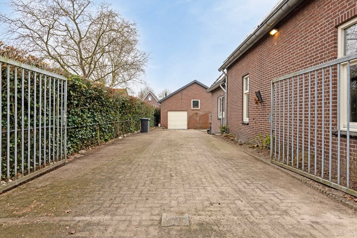 View photo 56 of Schutsboomstraat 74