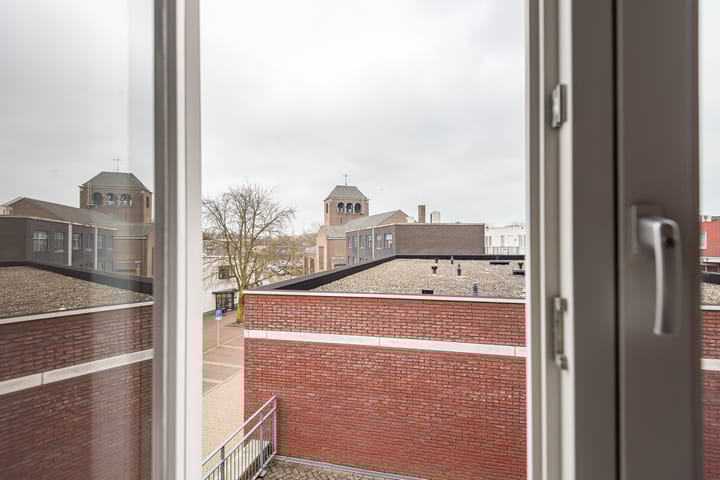 Foto 35 van Deken Nijkampstraat 6-A