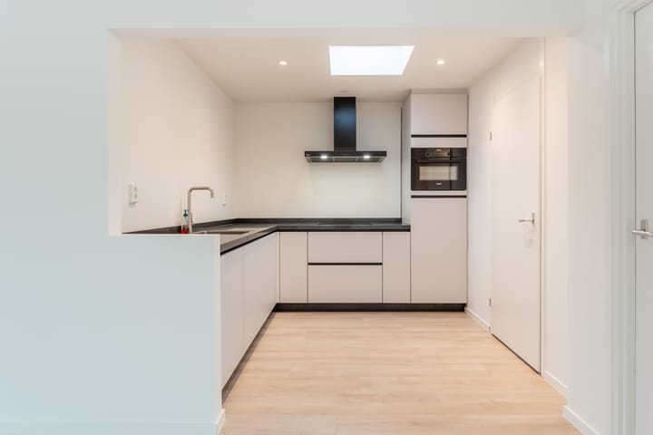 Photo 13 of Dr. Harm Smeengestraat 54