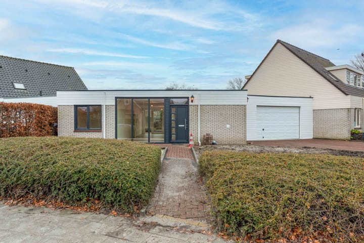 Photo 4 of Dr. Harm Smeengestraat 54