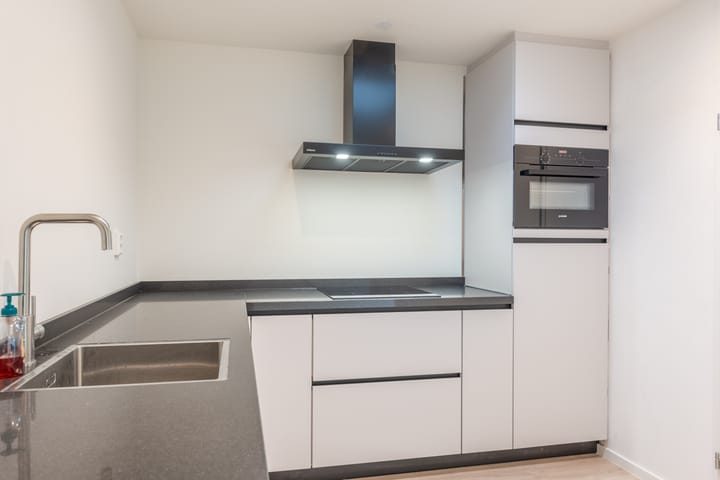 Photo 14 of Dr. Harm Smeengestraat 54