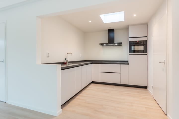 Photo 6 of Dr. Harm Smeengestraat 54