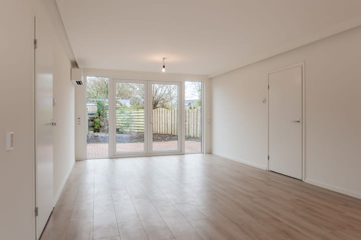 Photo 9 of Dr. Harm Smeengestraat 54