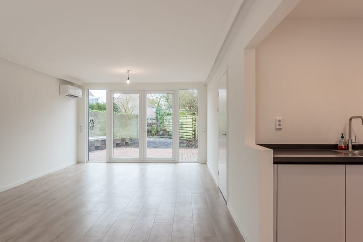 Photo 8 of Dr. Harm Smeengestraat 54