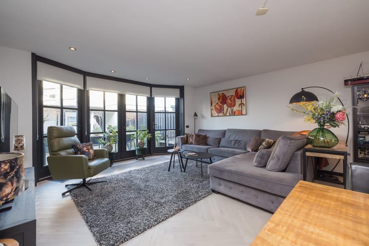 Foto 2 van Randmeerstraat 4