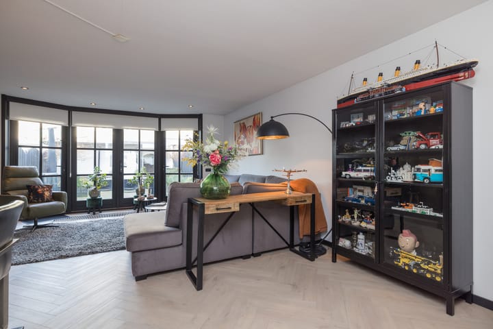 Foto 8 van Randmeerstraat 4