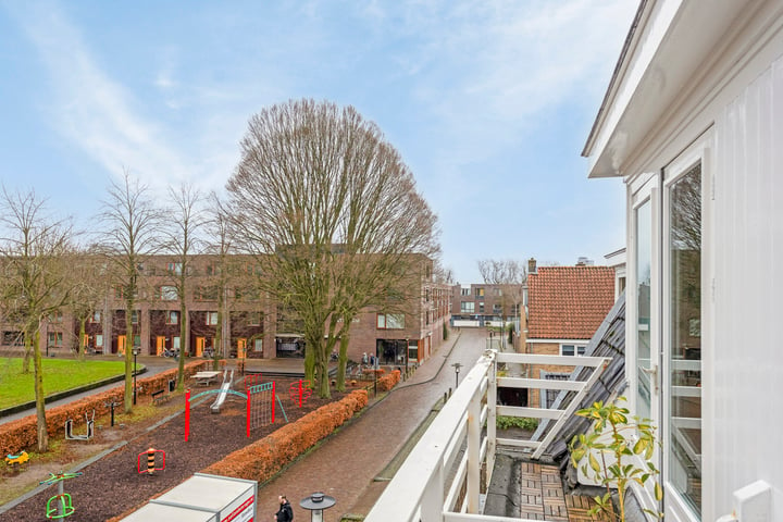 Bekijk foto 31 van Emmastraat 32