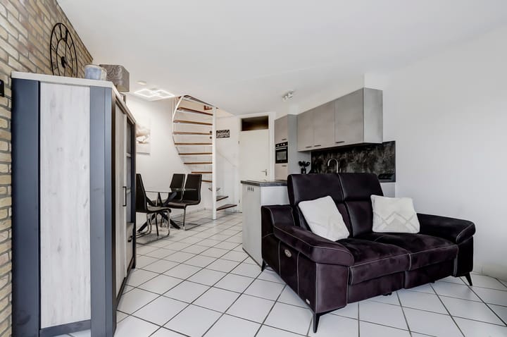 Photo 18 of Herckenstein 106