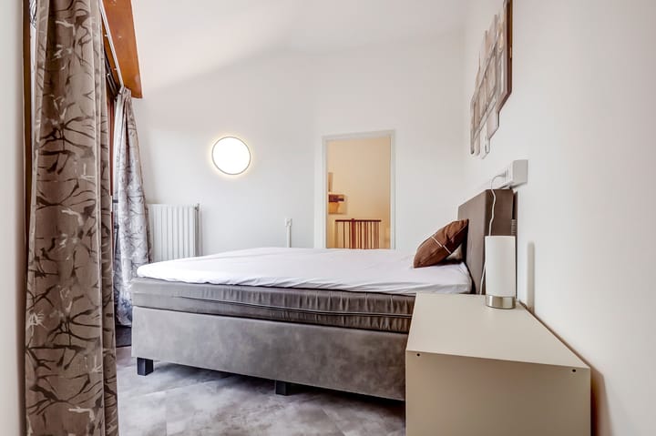 Photo 27 of Herckenstein 106