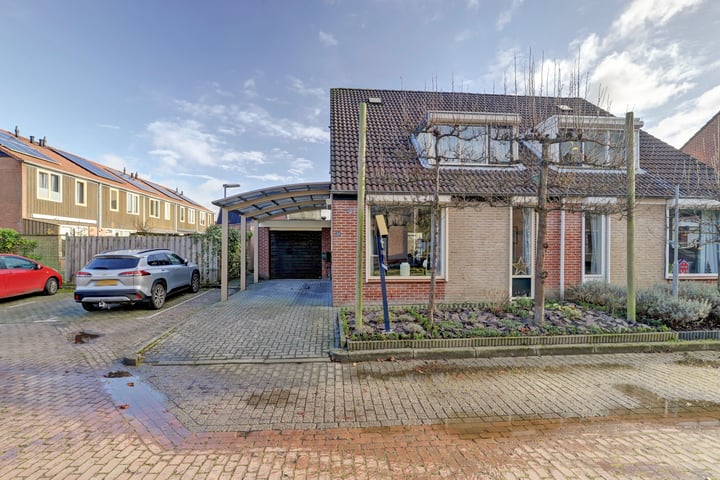 Bekijk foto 1 van Oomskinderenstraat 22