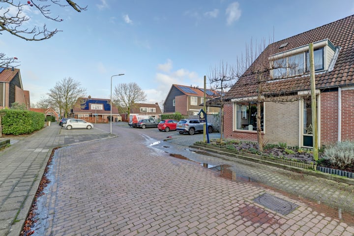 Bekijk foto 3 van Oomskinderenstraat 22