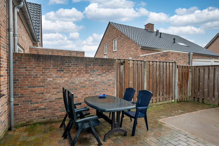 View photo 34 of Pastoorstraat 22