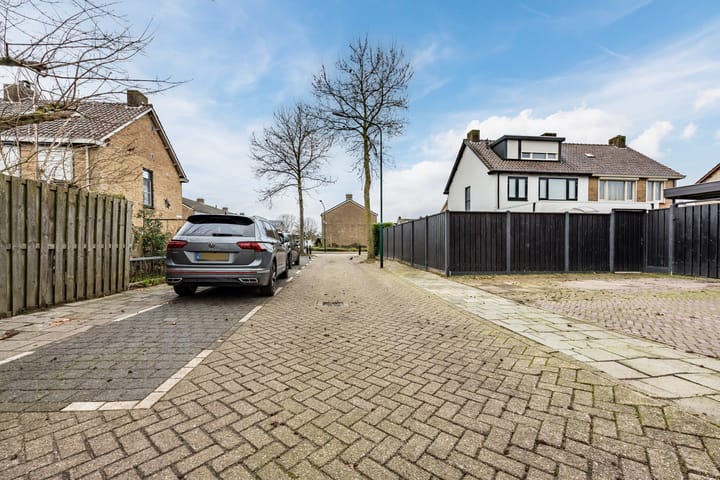 Foto 45 van Topaasdreef 1-A