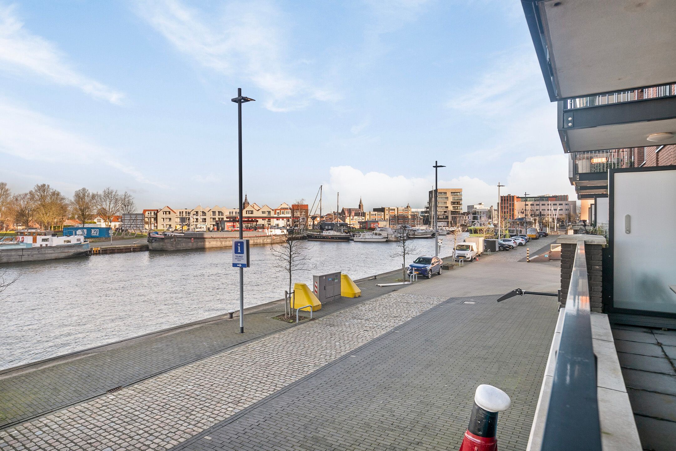 Foto 27 van Beneluxweg 9