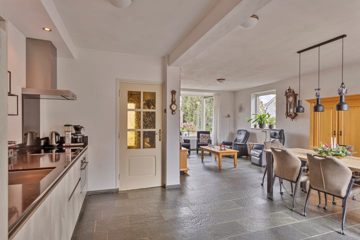 Foto 10 van Pater van den Elzenstraat 9