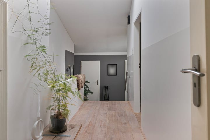 Foto 10 van Moersluisstraat 12