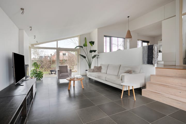 Foto 18 van Moersluisstraat 12