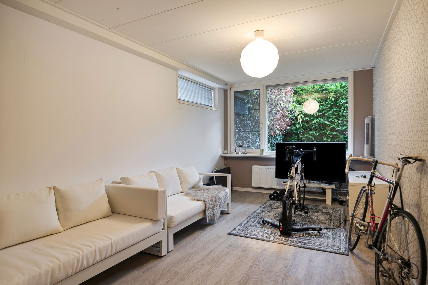 Foto 25 van Moersluisstraat 12