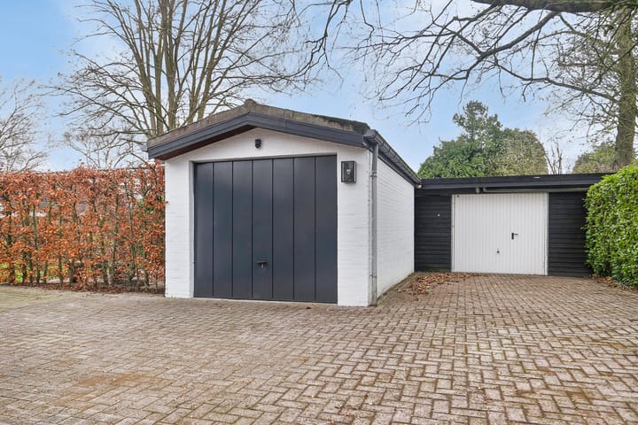 Foto 33 van Moersluisstraat 12