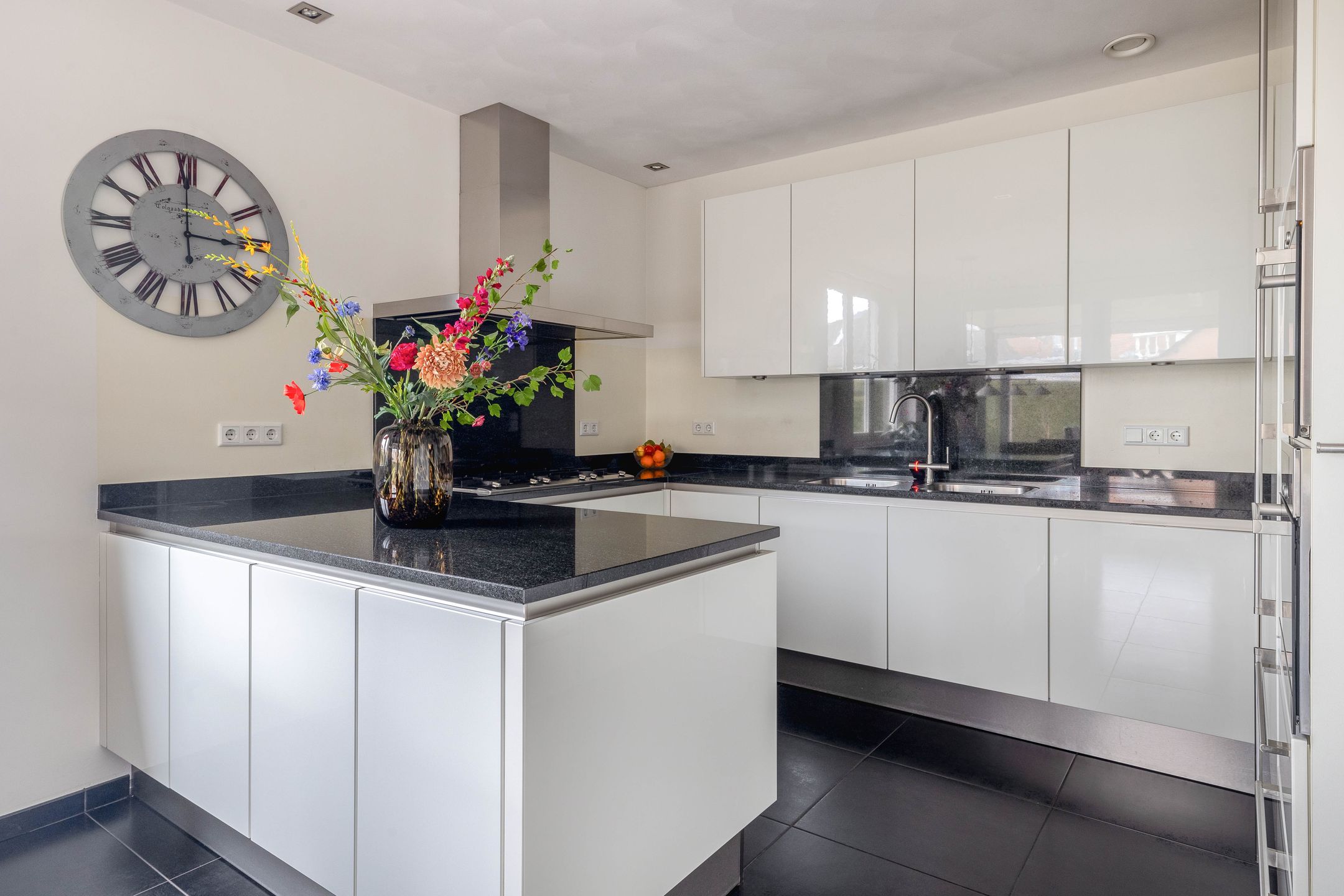 Foto 12 van Peelstraat 3