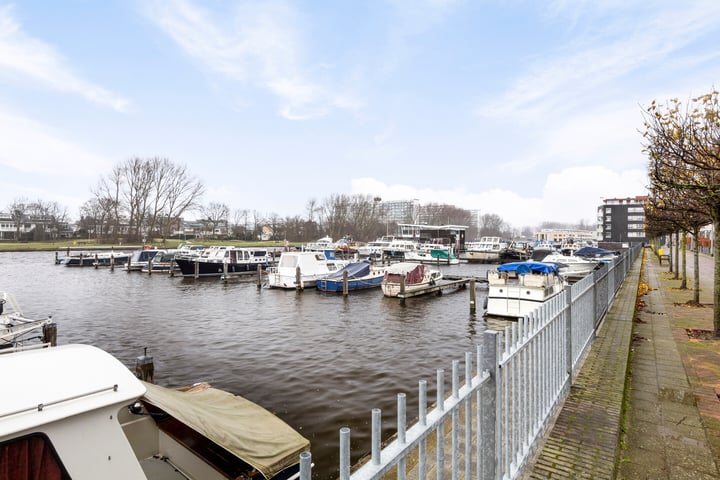 View photo 40 of Haringkade 1