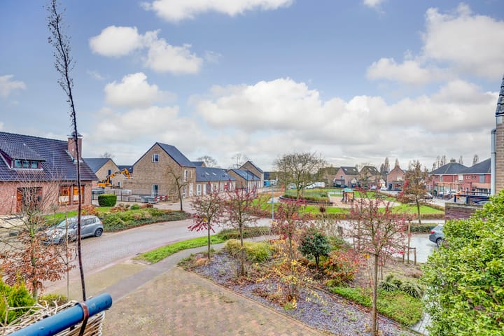 Photo 47 of Katsestraat 39