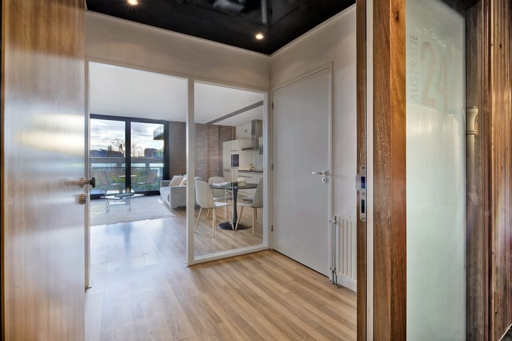 Foto 3 van Purperhoedenveem 24