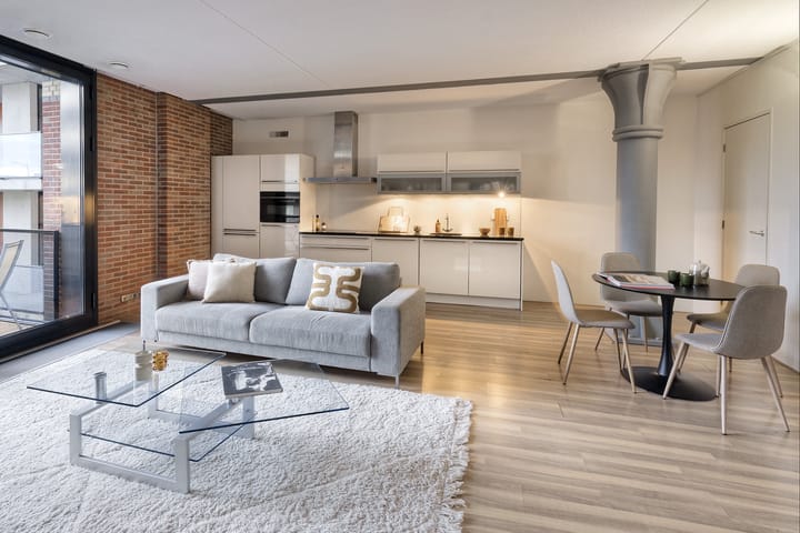 Foto 12 van Purperhoedenveem 24