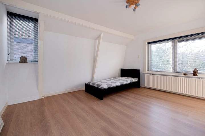 Foto 42 van Meidoornlaan 4