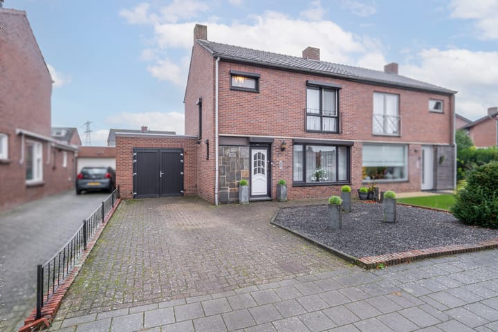 Foto 1 van Muncadostraat 8