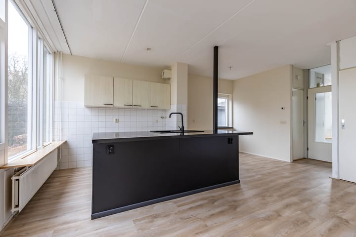 Foto 8 van Ten Oeverlaan 12