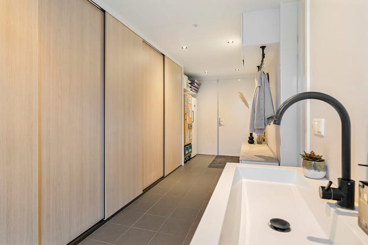 Photo 7 of Klaproos 13