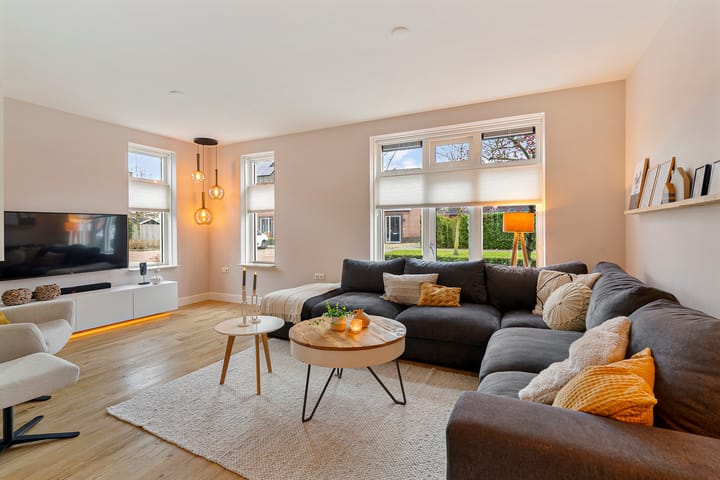 Photo 9 of Klaproos 13