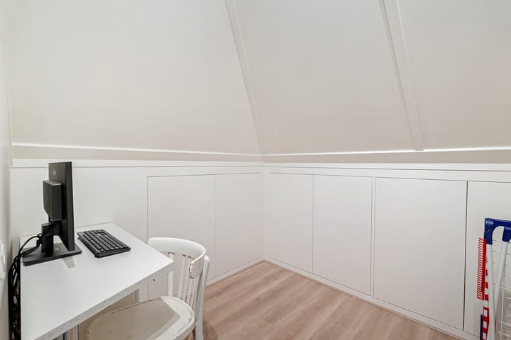 Photo 32 of Klaproos 13