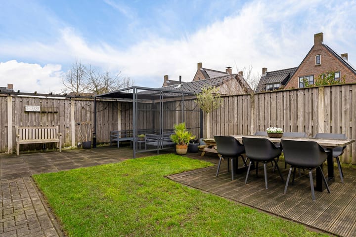 Photo 38 of Klaproos 13