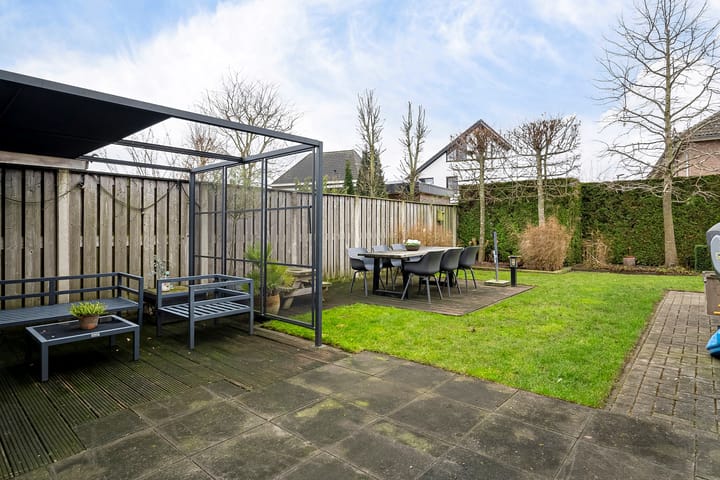 Photo 40 of Klaproos 13