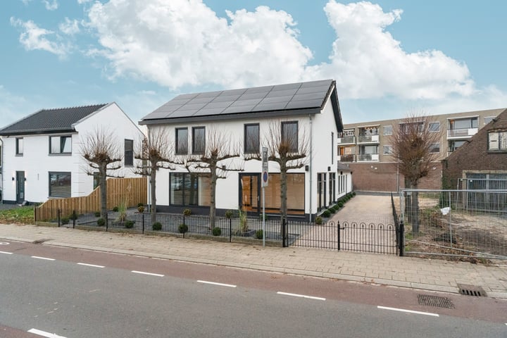 Bekijk foto 25 van van Ambestraat 4-B